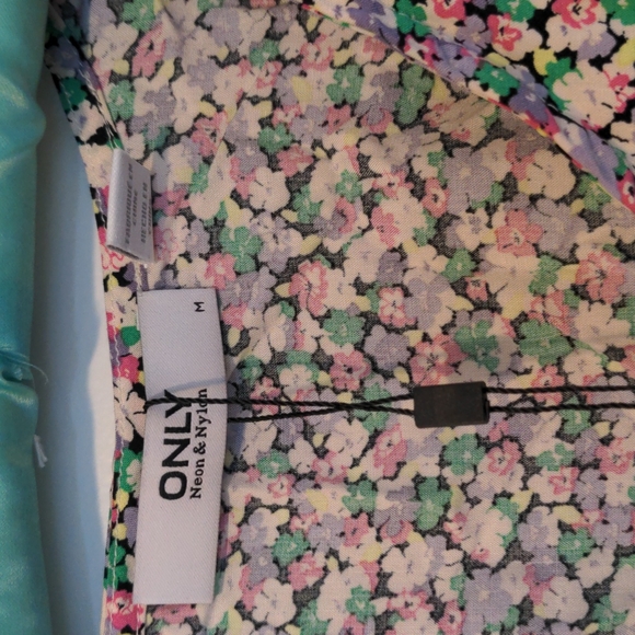 Long sleeve, fitted waist crop top by Only - Picture 4 of 4